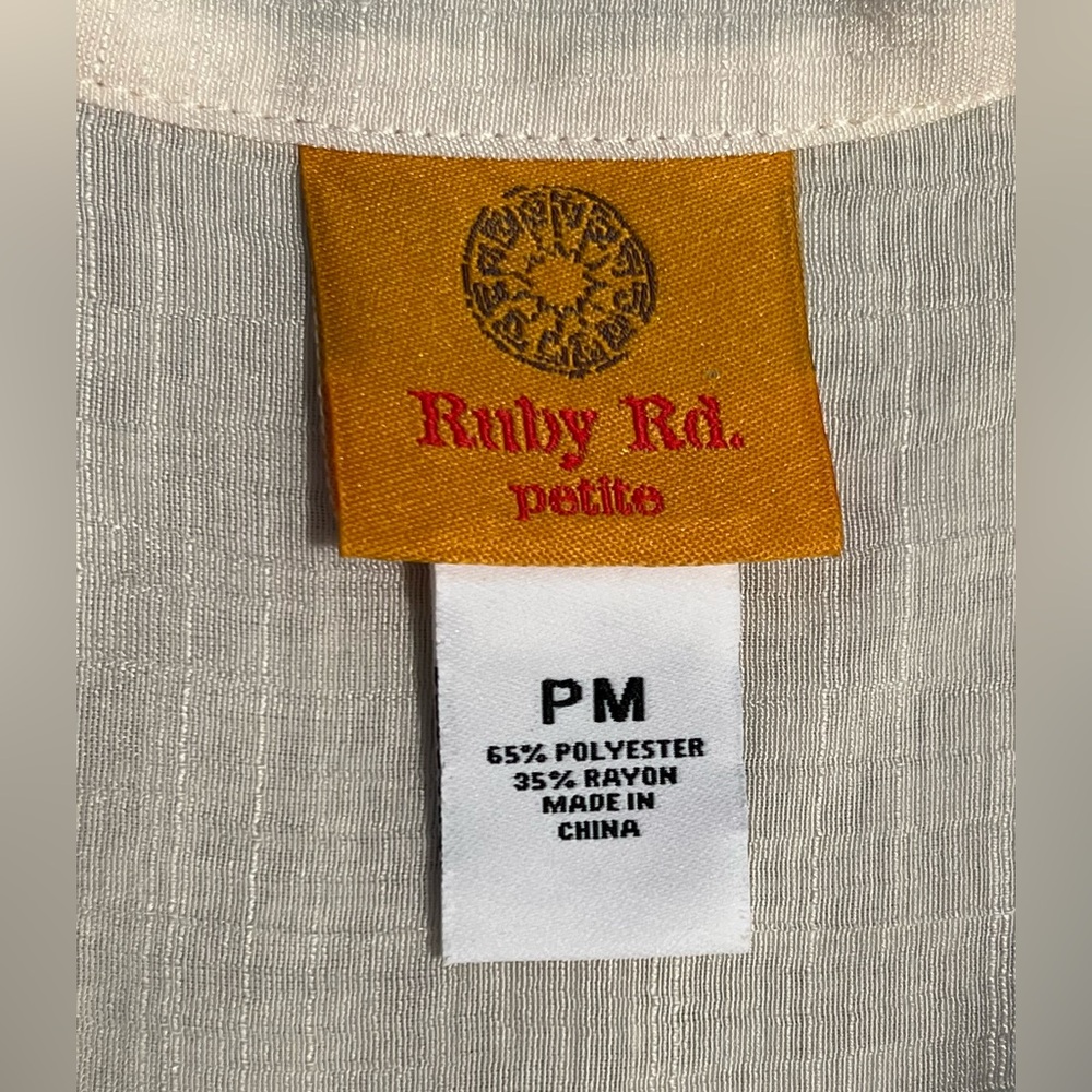 Ruby Rd top‎ - Picture 3 of 5